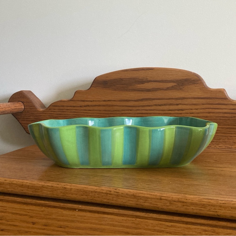 Gail Pittman Ruffle Oval Bowl and Cheese Spreaders - Picture 2 of 8